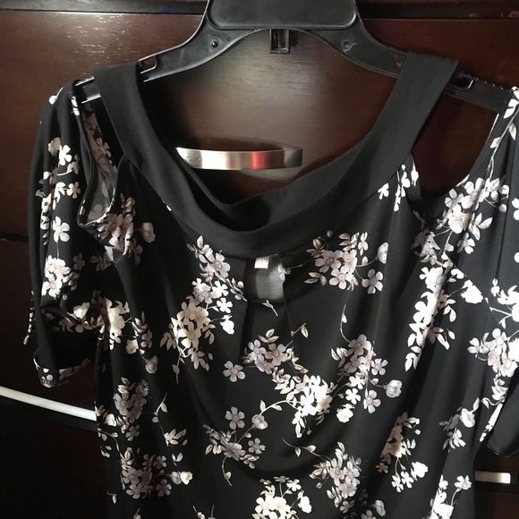 2/$50 Blouse - Picture 5 of 5